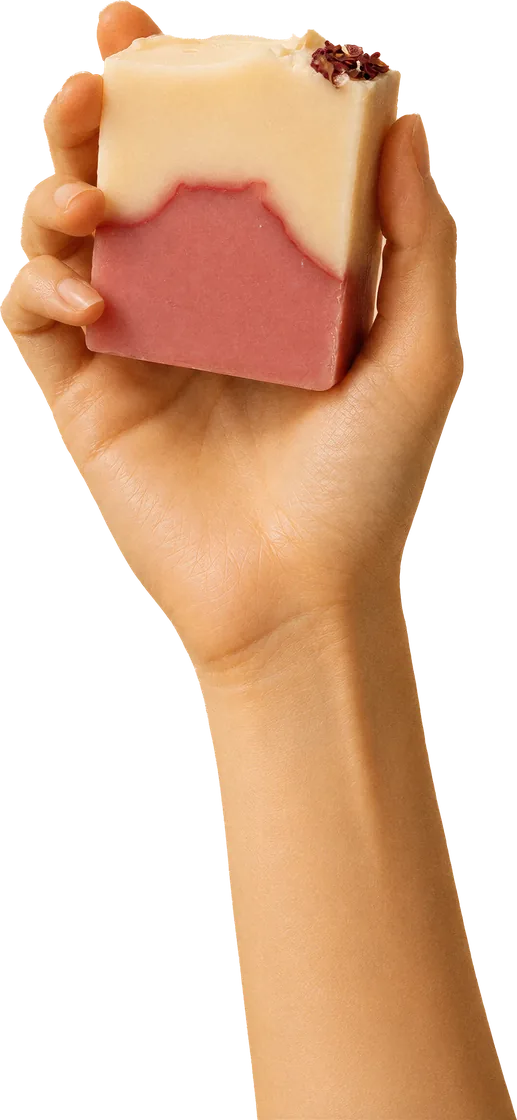 Ruka drží mydlo Ružová alej